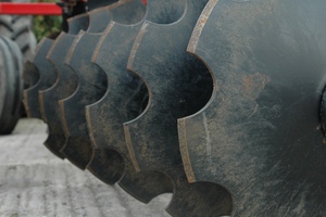 Nouvelle motoculteur diesel avec herse à disques, boîte de vitesses et moteur, haute productivité, cultivateur agricole 4 rangs avec distributeur de semences et pulvérisateur - Product Image 3