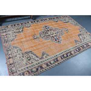 Alfombra Turca Vintage de 5.2x7.8 pies (157x239 cm), Alfombra con diseño de plantas y árboles naranjas - Product Image 2