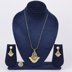 Ensemble de pendentifs de formation, ensemble de bijoux de mode, ensemble exclusif de pendentifs en laiton de qualité supérieure pour femmes, cadeau pour elle chapado en oro oro laminado - Product Image 1