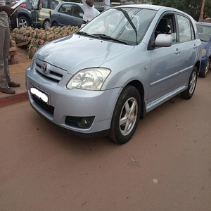 Precio barato usado Toyota Runtz bastante usado fresco y limpio automático sin historial de accidentes mejor precio para la venta - Product Image 1