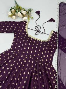 Salwar Kameez Anarkali évasé en polyester imprimé violet, orné d'un dupatta, pour mariage traditionnel indien et pakistanais pour femmes - Product Image 3