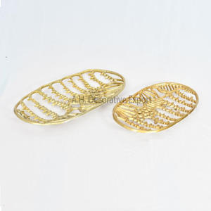 Plateau de service de collations décoratives de luxe en aluminium de forme ovale plateau de service de salade de finition d'or de haute qualité ensemble de 2 pièces à vendre - Product Image 1