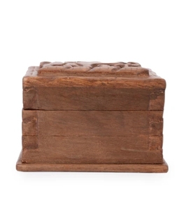 Cajas de joyería de diseño surtido talladas a mano de madera de nogal-Ideas de regalo únicas hechas a mano de 4x4 pulgadas para hombres y mujeres - Product Image 5