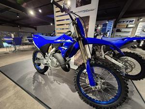 Nouvelle Moto YZ125 2026 de Haute Qualité - Légère et Haute Efficacité pour la Finition du Béton, Prête à l'Expédition Mondiale - Product Image 3