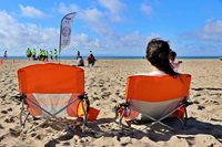 Chaise de plage pliable portable en acier inoxydable moderne avec porte-gobelet pour adultes et enfants, idéale pour les concerts en plein air et les bateaux