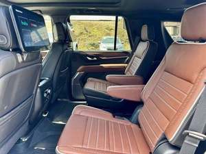 Nuevo GMC Yukon Denali Ultimate Turbo AWD 2024 Blanco con Asientos de Cuero, Arranque Remoto, Rines Cromados R17, Navegación Bluetooth y Tercera Fila de Asientos Euro - Product Image 5