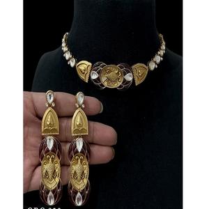 Magnifique ensemble collier et boucles d'oreilles classiques en laiton plaqué or, serti de moissanite de haute qualité, pour femme, idéal pour fiançailles, mariage et soirées. - Product Image 1