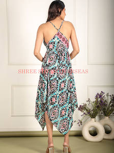 ชุดเดรสรีสอร์ทผ้าไหมพิมพ์ลายไม่สมมาตรสำหรับผู้หญิงชุดเดรสสั้นพิมพ์ลายคอวีแขนกุดสำหรับฤดูร้อน - Product Image 4