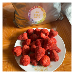 สตรอว์เบอร์รีอบแห้งแบบแช่เยือกแข็ง บรรจุภัณฑ์สุญญากาศ สำหรับขายส่ง เหมาะสำหรับทำขนม คุกกี้ และตกแต่งหน้าเค้ก - CARYLN - Product Image 1