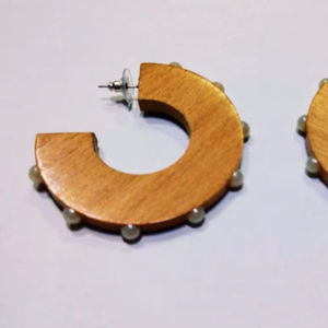 Pendientes de Madera de Primera Calidad, Pendientes de Cuentas de Semillas Hechos a Mano con Estilo, Diseño Único, Diseño de Joyería Hecha a Mano - Product Image 1