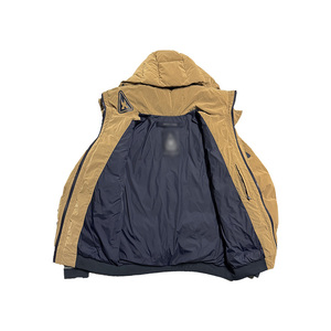 เสื้อแจ็คเก็ตพัฟเฟอร์แบบมีฮู้ดสำหรับผู้ชาย ผ้าโพลีเอสเตอร์ 100% สำหรับฤดูหนาว  พร้อมโลโก้สั่งทำพิเศษ  เสื้อโค้ทบุใยอุ่นสำหรับกิจกรรมกลางแจ้ง สีดำ ไซส์ใหญ่พิเศษ - Product Image 2