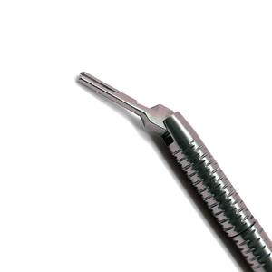 Bisturí Quirúrgico Manual de Precisión de Acero Inoxidable Médico con Hoja Reutilizable, Instrumento de Cuatro Cortes, Esterilización a Alta Temperatura - Product Image 3