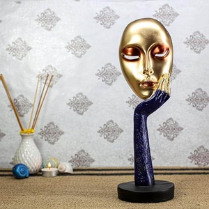 Statue de femme au visage doré réfléchissant, décoration d'intérieur en polyrésine - Product Image 1
