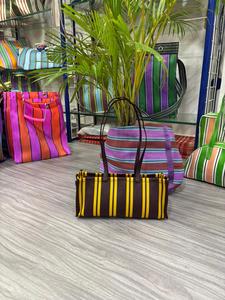 Estuches de cosméticos de alta calidad grandes y elegantes, bolsas de polipropileno de plástico reciclado de estilo moderno, cierre de cremallera, maquillaje femenino - Product Image 4