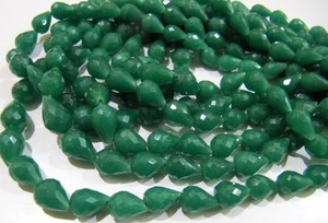 Cuentas de Esmeralda de Alta Calidad, Facetadas, en Forma de Lágrima, Hebra de 15 Pulgadas de Largo, con Tamaños de 5x7 mm y 8x12 mm, Cuentas Verdes - Product Image 4