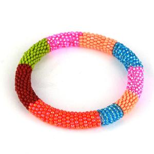 Bracelets perlés assortis pour couples Coffret cadeau pour lui et elle par MD Handicraft - Product Image 1