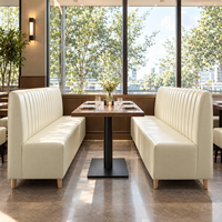 Ensemble de banquettes en cuir capitonnées de luxe pour hôtel et restaurant, avec table et chaises commerciales