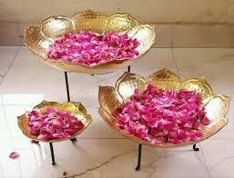 Cuenco de latón con decoración de flores, Juego de 3 portavelas - Product Image 2