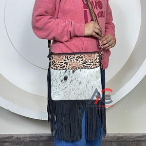 Nuevo Bolso de Cuero Vacuno Hecho a Mano por Diseñadores, Bolso de Flecos de Alta Calidad, Bolso de Hombro de Cuero Genuino de Gran Capacidad para Mujer - Product Image 1