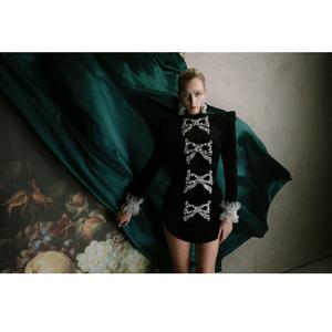 Mini robe moulante ENZO & LEO BLACK DUCHESSE Marque vietnamienne locale Collection de robes de soirée de luxe pour la fin de l'année 2025 - Product Image 2