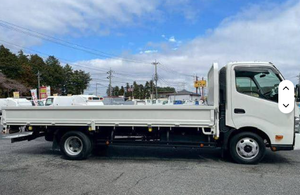 Toyota Dyna 2 tonnes Powergate - Camion d'occasion abordable - 2008 - Product Image 2