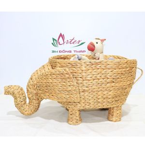 Venta al por mayor de cestas de almacenamiento tejidas naturales nueva cesta de jacinto de agua en forma de animal para la decoración de la sala de estar del hogar - Product Image 1