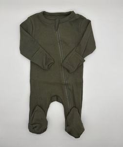 Vente en gros de vêtements pour bébés Barboteuse de luxe biologique douce côtelée Bébé filles et garçons 0-6 mois Vêtements de nuit Combinaison hiver Style décontracté - Product Image 3