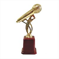 Ballon de football décoratif en laiton et chaussure Showpiece Home Decor Sculpture en laiton Golden Boot Trophy Look