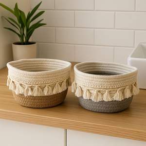 Panier en corde macramé rustique moderne pour le rangement intérieur, ajoutant de la texture et de la chaleur à l'environnement domestique - Product Image 1