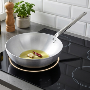 Wok en aluminium évasé de 36 cm Pura Induction, poêle antiadhésive, poignée en acier inoxydable, poêle de cuisson professionnelle fabriquée en Italie - Product Image 6