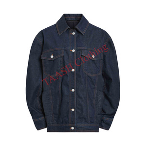 แจ็กเก็ตผ้ายีนส์ขอบลำลองแบบสมาร์ทออกแบบมาพร้อมโครงสร้างร่วมสมัยที่สะอาดสวมใส่ได้หลากหลายและโฟกัสแฟชั่นที่ทันสมัย - Product Image 1