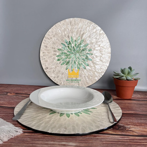 Napperon nacre florale Offre Spéciale couleur naturelle décoration de table de fête napperon vadrouille en gros fabriqué au Vietnam - Product Image 1