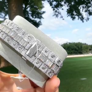 Montre-bracelet en diamant de Moissanite pour hommes avec logo personnalisé Design audacieux Cadran en verre durable Cadran mécanique rehaussant n'importe quel look - Product Image 6