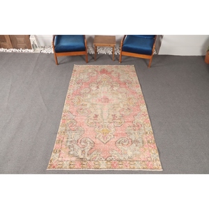 Alfombra Turca con Diseño Geométrico Vintage, Color Rosa, 4.3x7.5 pies (132x228 cm) - Product Image 1