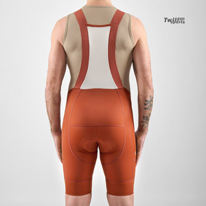 Pantalones cortos de ciclismo personalizados de cintura alta sin costuras, transpirables, de secado rápido, de talla grande para hombre, servicio OEM al por mayor - Product Image 4