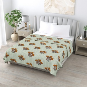 Luxury American Semi-Traditional Design Queen Size Cotton <b>Double</b> <b>Quilt</b> with Floral Print for Home & Hotel Use - Product Image 1