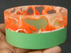 Nueva llegada de la pulsera de la moda de las mujeres de estilo vintage de diamantes embellecido brazaletes de resina con el mejor acabado brazalete de nuevo diseño - Product Image 3