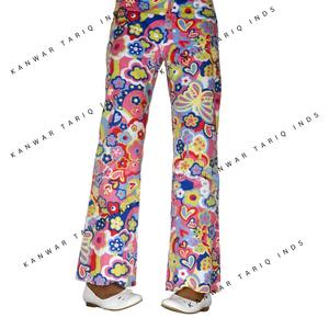 Nouveaux modèles de printemps personnalisés pour hommes Pantalons et pantalons pour hommes Pantalon cargo pour hommes Salopette multi décontractée en denim Pantalon jambe droite - Product Image 1