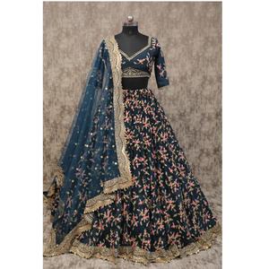 Alta demanda Lehenga Choli indio con Dupatta pesado para boda y uso de brida disponible a precios al por mayor de La India - Product Image 1