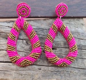 Caleidoscopio de color: pendientes bordados llamativos cosidos con amor: obras maestras de pendientes multicolores - Product Image 5