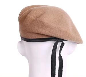 หมวกเบเร่ต์ฝรั่งเศสสำหรับผู้ชายผ้าขนสัตว์สีแดงสีเขียวปรับขนาดได้แนวยุทธวิธีแฟชั่นงานตามสั่ง - Product Image 4