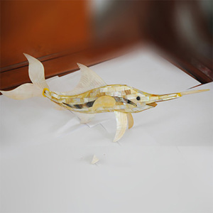 Ornement de poisson en coquillage de Bali Art SEASHELL JEWELRY, écologique, motif poisson de 50 cm, art pour la décoration intérieure, emballé dans une boîte de Bali Art - Product Image 4