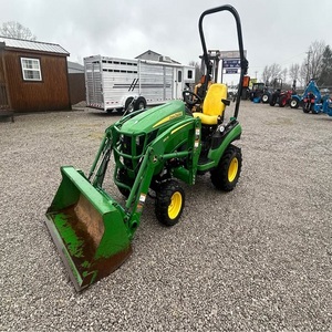 Compre el tractor compacto John Deere 1025R diseñado para un manejo suave, un rendimiento confiable y un mantenimiento sencillo - Product Image 1