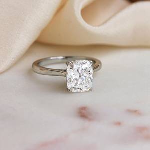Bague de fiançailles Art Déco en moissanite taille coussin allongée, 2,45 carats, solitaire, 4 griffes, bande cathédrale, or 10K/18K/14K, GRA - Product Image 1