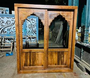 Cadre d'arche murale sculpté en bois traditionnel avec un design complexe pour la décoration intérieure de la maison Temple Hotel Villa Resort - Product Image 1