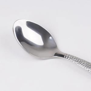 Assortiment complet de cuillères en argent avec poignée de designer pour les événements, les banquets et les mariages et les hôtels. - Product Image 6