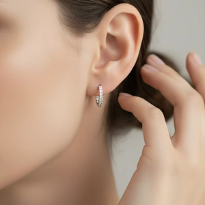 Boucles d'oreilles créoles pour femmes en or 14 carats et diamants naturels, cristal à l'intérieur et à l'extérieur - Product Image 5