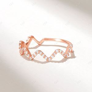 เพชรธรรมชาติมาตรฐาน GIA 10K แข็งสีเหลืองทองที่กำหนดเองแหวนแต่งงานแบบมินิมอลเครื่องประดับอินเทรนด์ไม่ซ้ำใครสำหรับผู้หญิง - Product Image 4