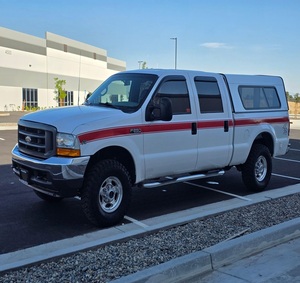 F250 SuperDuty XL.T CrewCab d'occasion en parfait état, modèle 2001 - Product Image 1