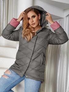 Chaqueta de Plumón para Mujer, Estilo Capucha, Color Gris Oscuro, Alta Calidad, Chaqueta de Invierno con Capucha para Mujer, Últimos Diseños, Fabricante de Chaquetas de Plumón - Product Image 4